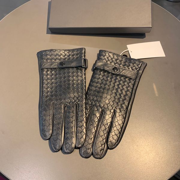man leather five fingers gloves 2 sizes cycle gloves winter warm velvet men glove mittens, Blue;gray
man leather five fingers gloves 2 sizes cycle gloves winter warm velvet men glove mittens, Blue;gray