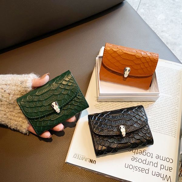 2022 new coin purse women's small and exquisite snake head anti-magnetic crocodile pattern card case wallet, Red;black
2022 new coin purse women's small and exquisite snake head anti-magnetic crocodile pattern card case wallet, Red;black