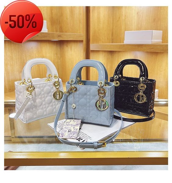the factory directly women's bag new 2022 diana fashion single shoulder msenger bag live broadcast handbags designers wholesale
the factory directly women's bag new 2022 diana fashion single shoulder msenger bag live broadcast handbags designers wholesale
