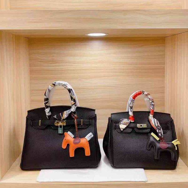 luxury classic handbags birkins'ss bag female 2022 latest platinum oblique cross thirty only cow leather lychee pattern fashion
luxury classic handbags birkins'ss bag female 2022 latest platinum oblique cross thirty only cow leather lychee pattern fashion