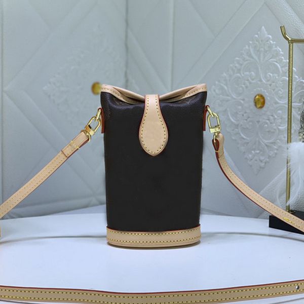hh fold me pouch bag women designer shoulder bag brown monograms canvas womens luxurys deisgners handbag mini phone bag vintage crossbody wa
hh fold me pouch bag women designer shoulder bag brown monograms canvas womens luxurys deisgners handbag mini phone bag vintage crossbody wa