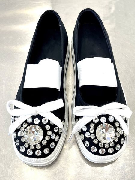 2022 designer women sandals flat heel ladies casual shoes stylish versatile style bowknot diamond decoration genuine leather white black col
2022 designer women sandals flat heel ladies casual shoes stylish versatile style bowknot diamond decoration genuine leather white black col