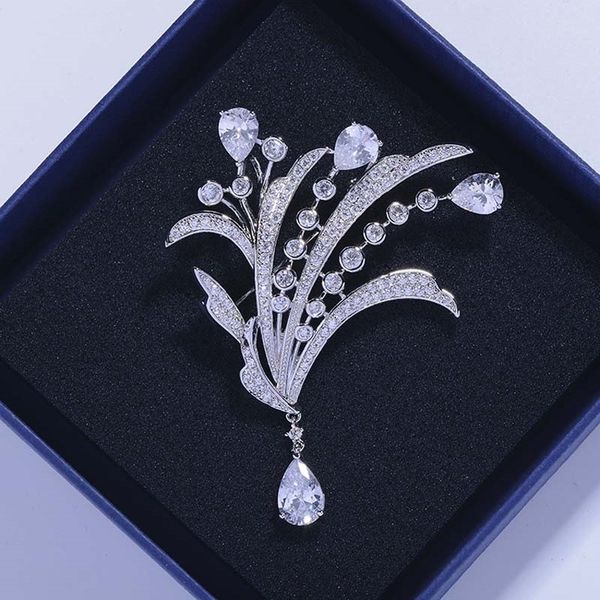 fashion exquisite sparkling cubic zirconia saree brooches for women luxury metal lapel pins for clothes jewelry, Gray
fashion exquisite sparkling cubic zirconia saree brooches for women luxury metal lapel pins for clothes jewelry, Gray