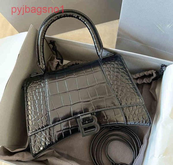 brand 2022ss same designer balencigas luxurys handbags bag star female 2022 fashion leather character shoulder b fam p6b0
brand 2022ss same designer balencigas luxurys handbags bag star female 2022 fashion leather character shoulder b fam p6b0