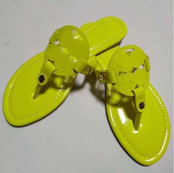 2022online celebritysandals for women ladies hollowed out pattern flats low heels slippers trend luxe tories slides rubber summer flip flops, Black
2022online celebritysandals for women ladies hollowed out pattern flats low heels slippers trend luxe tories slides rubber summer flip flops, Black