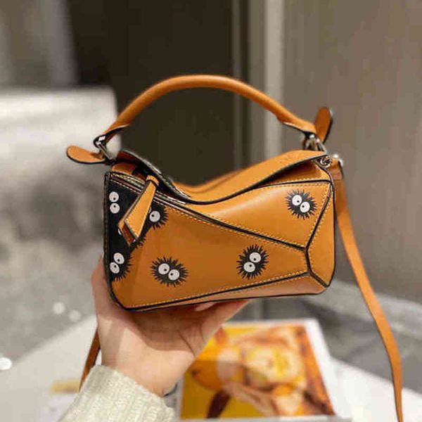 shoulder bags geometric classic mini tote women handbag leather famous designer brands crossbody female purses 220325
shoulder bags geometric classic mini tote women handbag leather famous designer brands crossbody female purses 220325