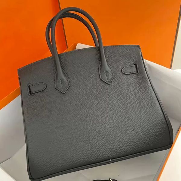 large capacity hand-held classic fashion ladies' hand bags are available in single shoulder and multicolor options
large capacity hand-held classic fashion ladies' hand bags are available in single shoulder and multicolor options
