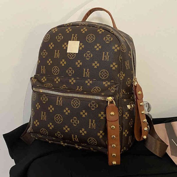 small fresh printed soft leather girl 2022 new high-capacity schoolbag korean backpack women's travel backpack
small fresh printed soft leather girl 2022 new high-capacity schoolbag korean backpack women's travel backpack