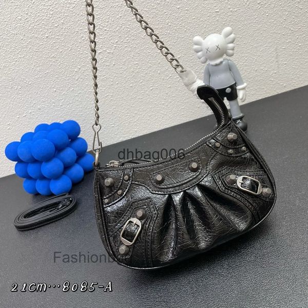 locomotive designer bags rivet le cagole bag three one leather oil wax leather underarm handbag women's chain balencaigs 3fmg
locomotive designer bags rivet le cagole bag three one leather oil wax leather underarm handbag women's chain balencaigs 3fmg