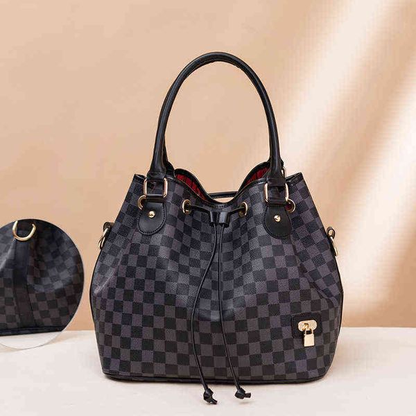 designers handbags designers handbag 2021 new fashion brand large capacity portable bucket bag advanced sense women's leisure
designers handbags designers handbag 2021 new fashion brand large capacity portable bucket bag advanced sense women's leisure