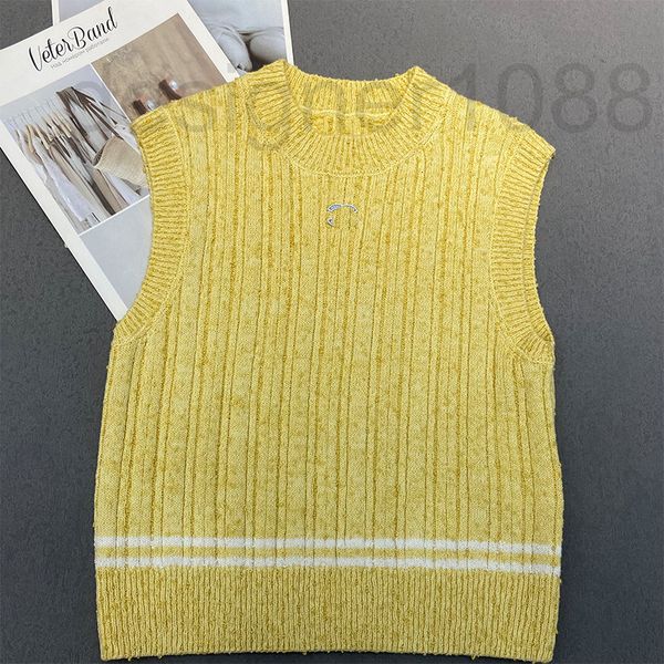 women's sweaters designer 2022 amoi small fragrance candy color knitted vest women's round neck pullover sleeveless short sweet ag, White;black
women's sweaters designer 2022 amoi small fragrance candy color knitted vest women's round neck pullover sleeveless short sweet ag, White;black