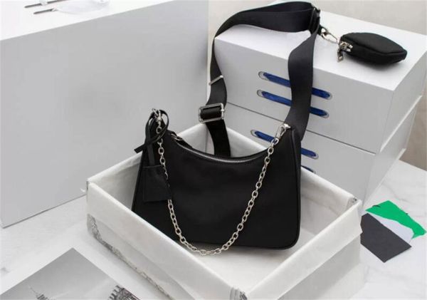 nylon shoulder bag 2023 women wallets tote handbags nylon presbyopic purse messenger bags, Red;black
nylon shoulder bag 2023 women wallets tote handbags nylon presbyopic purse messenger bags, Red;black