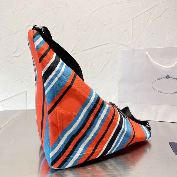 triangle shoulder bag canvas postman bag split crossbody bags stripes embossed letter wallet concealed zipper hardware flip design adjustabl
triangle shoulder bag canvas postman bag split crossbody bags stripes embossed letter wallet concealed zipper hardware flip design adjustabl