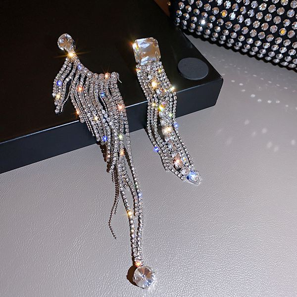 925 silver needle european and american exaggerated and personalized trendy diamond-studded tassel earrings eardrops ear clip selling te, Golden
925 silver needle european and american exaggerated and personalized trendy diamond-studded tassel earrings eardrops ear clip selling te, Golden