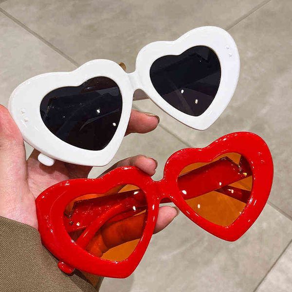 new multicolored heart shape sunglasses trendy fashion female party shades brand personalized vintage brand designer eyewear y220410, White;black
new multicolored heart shape sunglasses trendy fashion female party shades brand personalized vintage brand designer eyewear y220410, White;black