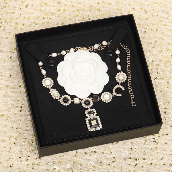 2022 charm pendant necklace with nature shell beads and diamond for women wedding jewelry gift have box stamp ps7801, Golden
2022 charm pendant necklace with nature shell beads and diamond for women wedding jewelry gift have box stamp ps7801, Golden