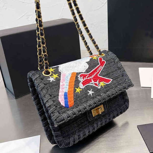 shoulder bags totes women designers handbags denim chain designer clutch bag crossbody bag purse 220708
shoulder bags totes women designers handbags denim chain designer clutch bag crossbody bag purse 220708