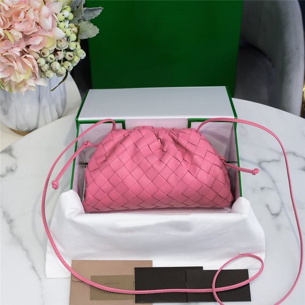 designer luxury the pouch mini leather clutch women's pink shoulder bag 7a quality size: 22*12*7cm
designer luxury the pouch mini leather clutch women's pink shoulder bag 7a quality size: 22*12*7cm