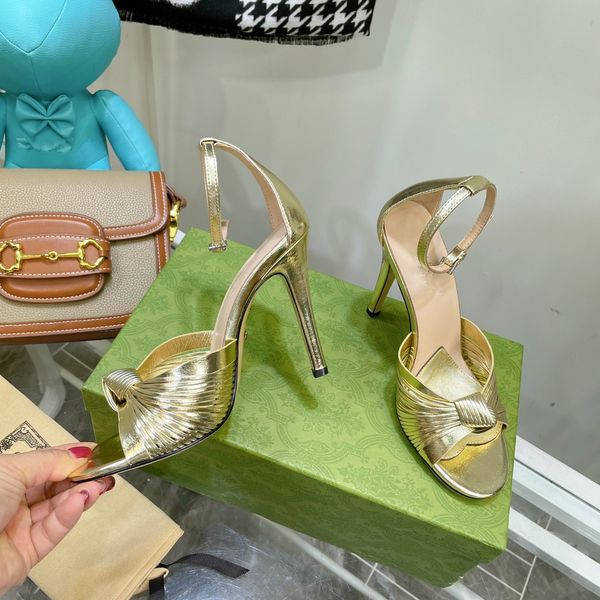 genuine leather women sandals 22ss girls walking runway slippers shoes gladiator ladies stiletto heeled cutout slides roman beach casual mul, Black
genuine leather women sandals 22ss girls walking runway slippers shoes gladiator ladies stiletto heeled cutout slides roman beach casual mul, Black