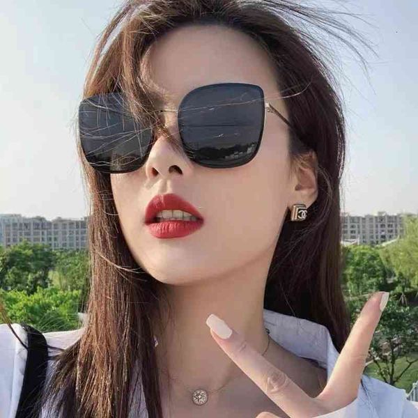 sunglasses 2022 korean net red ins same bibi large square men's and women's glasses, White;black
sunglasses 2022 korean net red ins same bibi large square men's and women's glasses, White;black