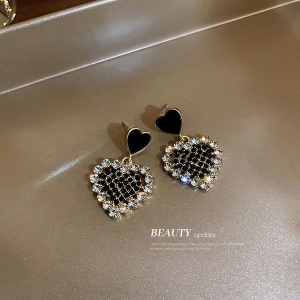 925 silver stud rhinestone-encrusted hollowed heart shape earrings korean ins niche design earrings internet celebrity elegant and personali, Golden
925 silver stud rhinestone-encrusted hollowed heart shape earrings korean ins niche design earrings internet celebrity elegant and personali, Golden