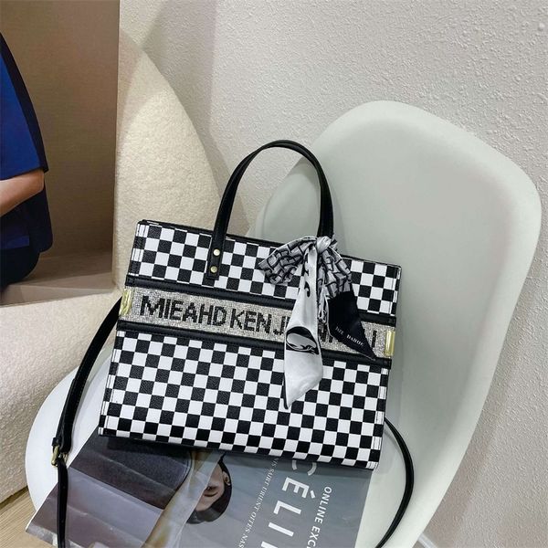 autumn and winter portable tote net red fashion large capacity single women's silk scarf diagonal cross 90% off shop clearance
autumn and winter portable tote net red fashion large capacity single women's silk scarf diagonal cross 90% off shop clearance