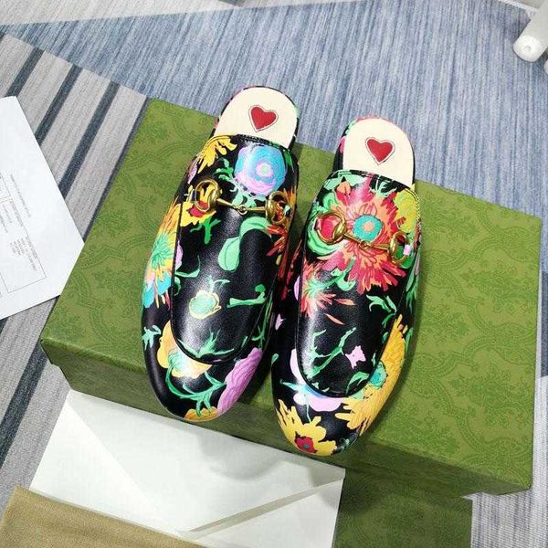 women's autumn outdoor sandals classic half slippers fashion metal printing ladies shoes flip flop size 35-41 with box, Black
women's autumn outdoor sandals classic half slippers fashion metal printing ladies shoes flip flop size 35-41 with box, Black