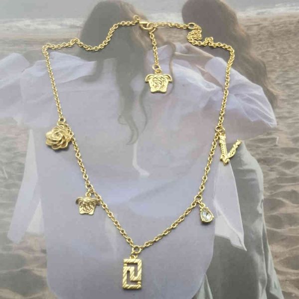 new fashion trend jewelry luxury quality designer wholesale fan family beautiful flower v letter female, Silver
new fashion trend jewelry luxury quality designer wholesale fan family beautiful flower v letter female, Silver