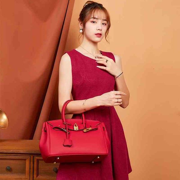 luxury trend handbags birkins's bag female lychee pattern portable one shoulder fashion messenger bride
luxury trend handbags birkins's bag female lychee pattern portable one shoulder fashion messenger bride