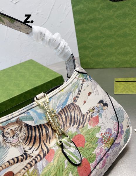 gu2022 new letter slubby handbag female printed underarm bag pineapple bamboo horse high-grade shopping bag shoulder bag
gu2022 new letter slubby handbag female printed underarm bag pineapple bamboo horse high-grade shopping bag shoulder bag