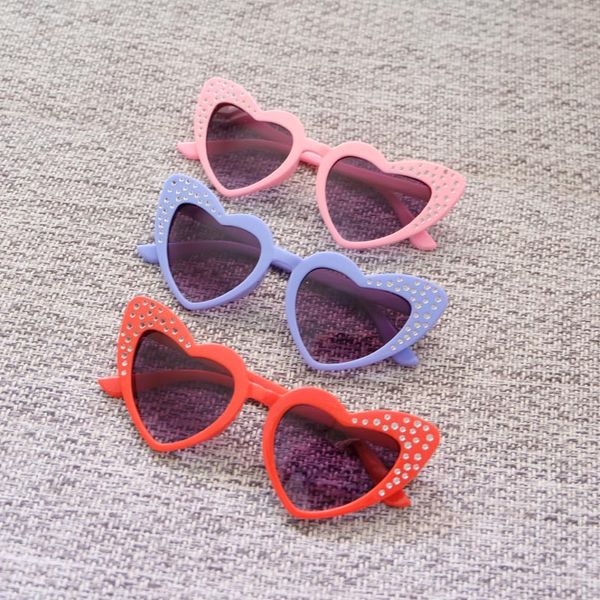 fashion kids oval heart sunglasses simple candy colors frame with dots pure color sun glasses, White;black
fashion kids oval heart sunglasses simple candy colors frame with dots pure color sun glasses, White;black