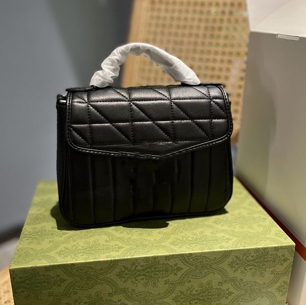 2022 women's classic postman bag high-end simple elegant gilded large logo playful novel exquisite french romantic matching gift box
2022 women's classic postman bag high-end simple elegant gilded large logo playful novel exquisite french romantic matching gift box