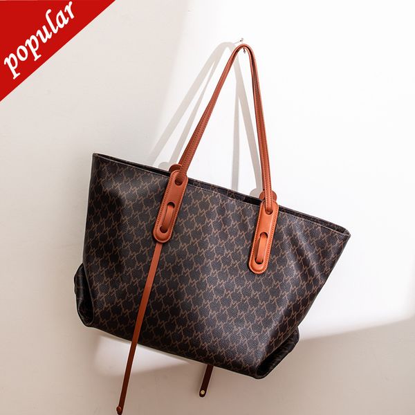 online designer brand bags crossbody tote women's large capacity leather 2022 new fashion one shoulder portable
online designer brand bags crossbody tote women's large capacity leather 2022 new fashion one shoulder portable