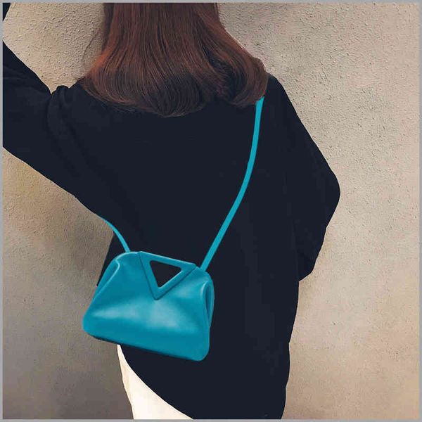 inverted venetas bottegas triangle portable clip candy cloud bag single shoulder diagonal cross hand dumpling female summer handbag k5gk
inverted venetas bottegas triangle portable clip candy cloud bag single shoulder diagonal cross hand dumpling female summer handbag k5gk