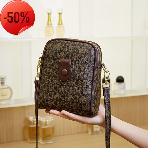 fashion luxury designermobile zero wallet women's korean version 2022 summer printed small square single shoulder messenger bag hong ko
fashion luxury designermobile zero wallet women's korean version 2022 summer printed small square single shoulder messenger bag hong ko