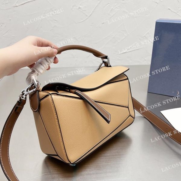2022 cross body designer bags fashion classic soft trunk genuine leather women handbags purses shoulder bag with box, Red;black
2022 cross body designer bags fashion classic soft trunk genuine leather women handbags purses shoulder bag with box, Red;black