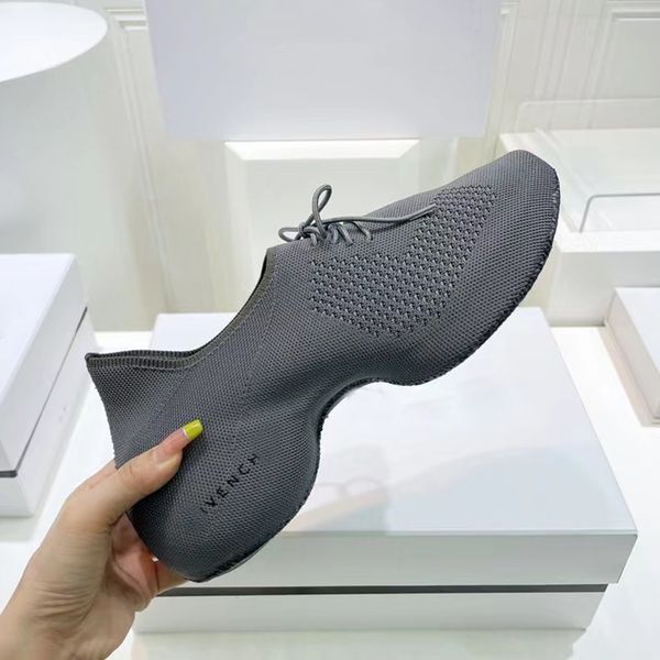 2022 designer thick bottom fashion men's women's casual shoes yuntiree knitted sneakers multicolor fashion size 35-45, Black
2022 designer thick bottom fashion men's women's casual shoes yuntiree knitted sneakers multicolor fashion size 35-45, Black