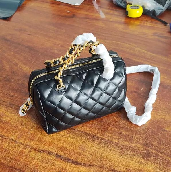 sw 2022ss womens pillow classic mini bags chain handle totes matelasse gold chain crossbody shoulder quilted large capacity street luxury de
sw 2022ss womens pillow classic mini bags chain handle totes matelasse gold chain crossbody shoulder quilted large capacity street luxury de