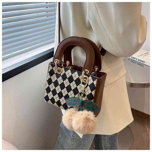 factory direct sale high sense female ins minority 2022 new versatile autumn and winter lingge messenger portable princess of wales designer
factory direct sale high sense female ins minority 2022 new versatile autumn and winter lingge messenger portable princess of wales designer