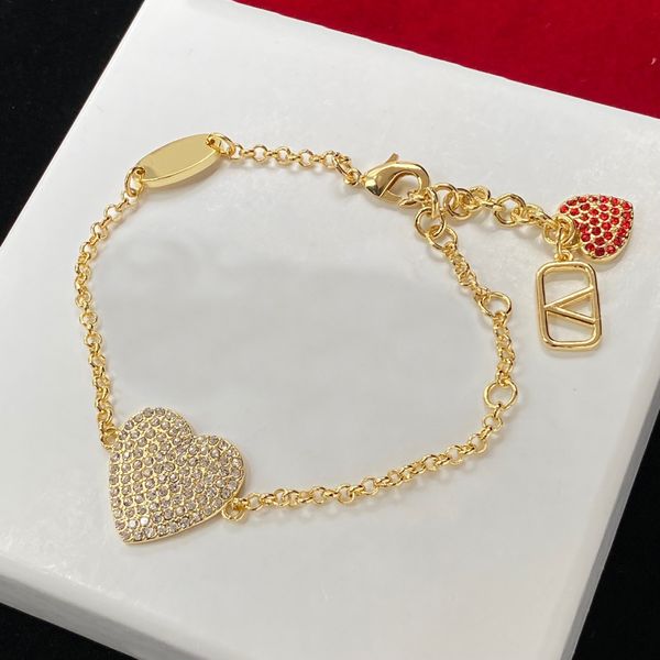 charm fashion gold heart-shaped pendant bracelet design luxury brand jewelry designer zircon letter v women 18k gold simple hand chain facto, Golden;silver
charm fashion gold heart-shaped pendant bracelet design luxury brand jewelry designer zircon letter v women 18k gold simple hand chain facto, Golden;silver