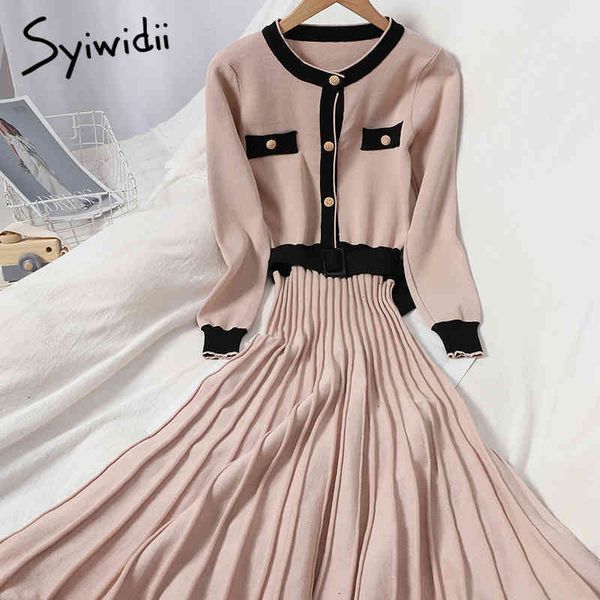 fashion high waist knitted dresses women breasted contrase color long sleeve oneck aline pleated spring korean 210415, Black;gray
fashion high waist knitted dresses women breasted contrase color long sleeve oneck aline pleated spring korean 210415, Black;gray