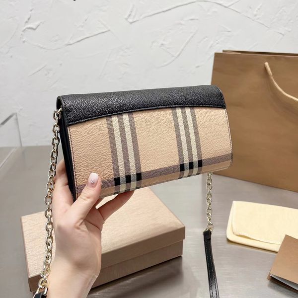 2022luxurys women designers bags crossbody shoulder bag chain square handbag classic leisure metal letter leather pyrse fashion lady wallet
2022luxurys women designers bags crossbody shoulder bag chain square handbag classic leisure metal letter leather pyrse fashion lady wallet