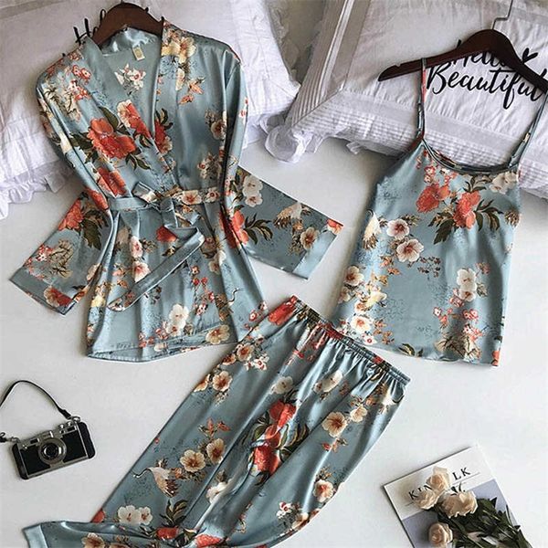 3pcs women pajamas set lady emulation silk pyjama sets flower sleepwear female leopard satin homewear with removable padded 210713, Black;red
3pcs women pajamas set lady emulation silk pyjama sets flower sleepwear female leopard satin homewear with removable padded 210713, Black;red