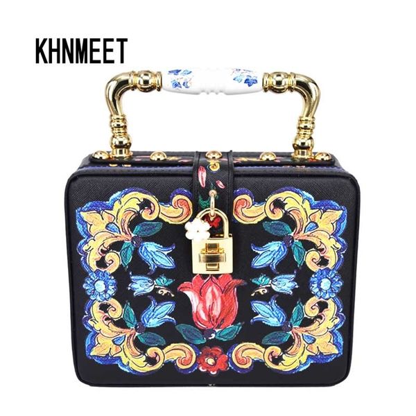 fashion box evening oil painting flower black lock clutch strap mini tote bag ladies trunk white women handbags 220624
fashion box evening oil painting flower black lock clutch strap mini tote bag ladies trunk white women handbags 220624