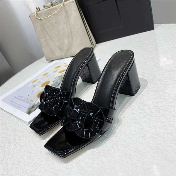 designer shoe high heels black luxry splikes fashion shoes women vintage wedding patent leather sandal with box 
designer shoe high heels black luxry splikes fashion shoes women vintage wedding patent leather sandal with box