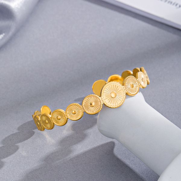 bracele ins style stainless steel bracelet gold plated round shaped open stee female, Golden;silver
bracele ins style stainless steel bracelet gold plated round shaped open stee female, Golden;silver