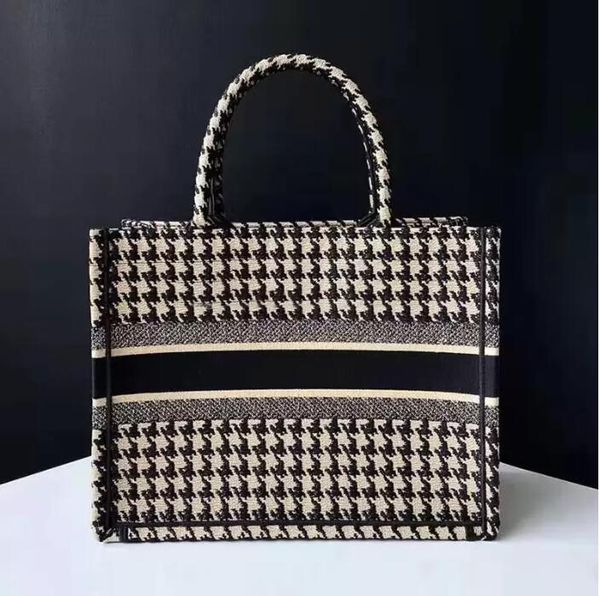 2022 fashion women large shopping bags canvas embroidered female shoulder bag backpack high-quality storage designer handbag luxurious woman
2022 fashion women large shopping bags canvas embroidered female shoulder bag backpack high-quality storage designer handbag luxurious woman