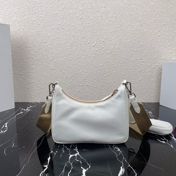 women's fashion small hobo bag nylon unique design handbag cell phone bag fine workmanship suitable for all occasions
women's fashion small hobo bag nylon unique design handbag cell phone bag fine workmanship suitable for all occasions
