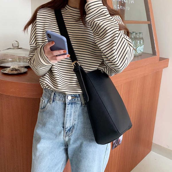 spring new korean version ins retro baby mother bucket bag large capacity bag leisure versatile net red single shoulder messenger bag
spring new korean version ins retro baby mother bucket bag large capacity bag leisure versatile net red single shoulder messenger bag