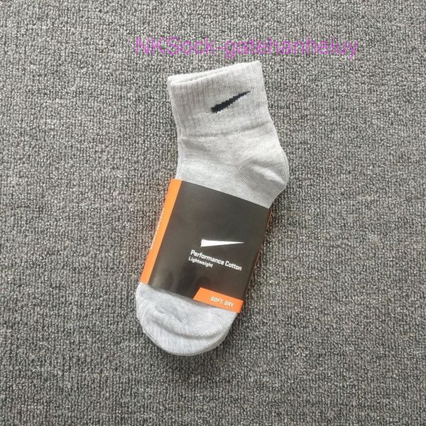 fashion men's classic socks 3 pairs of 1 card hook brand designer versatile sports sock men women luxury wear medium short sportsocks n, Black
fashion men's classic socks 3 pairs of 1 card hook brand designer versatile sports sock men women luxury wear medium short sportsocks n, Black